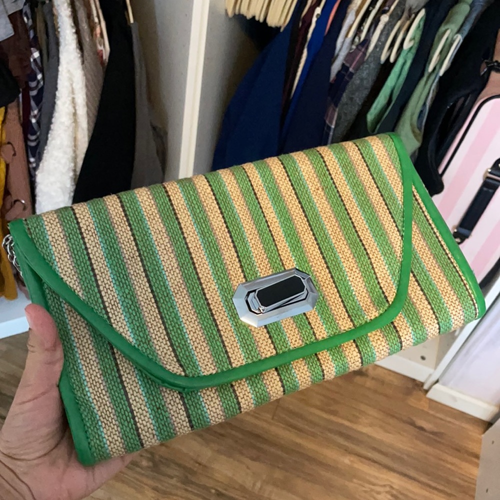 Green clutch